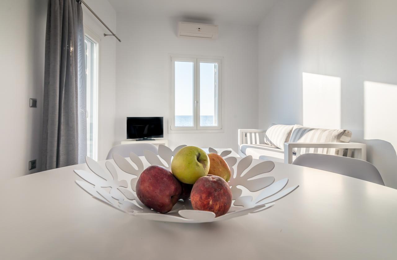 Milos Waves Luxury Apartments 폴로니아 외부 사진
