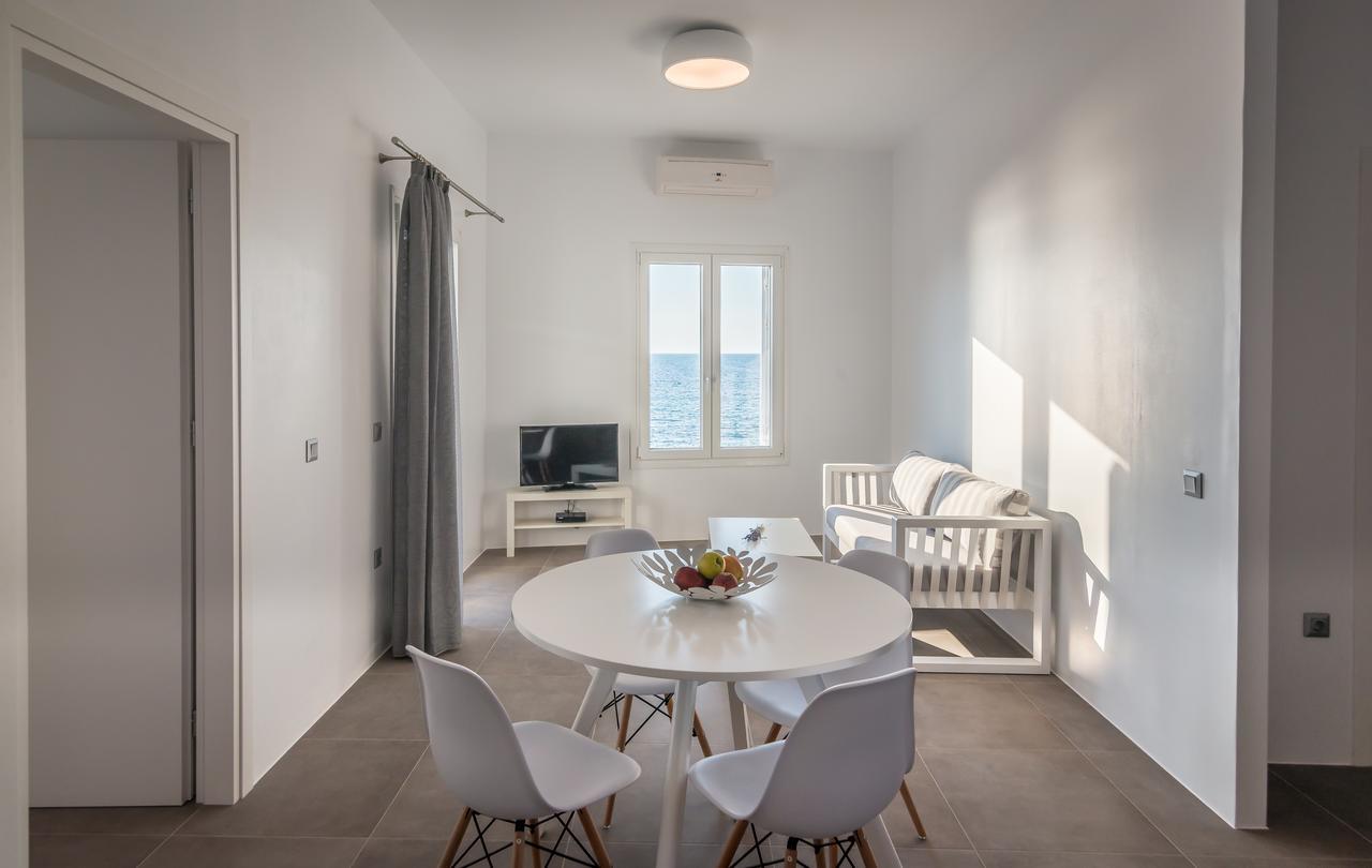 Milos Waves Luxury Apartments 폴로니아 외부 사진