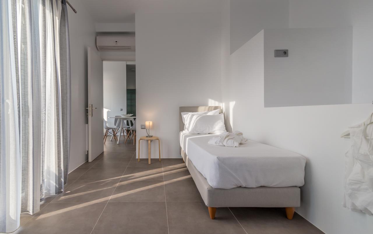 Milos Waves Luxury Apartments 폴로니아 외부 사진