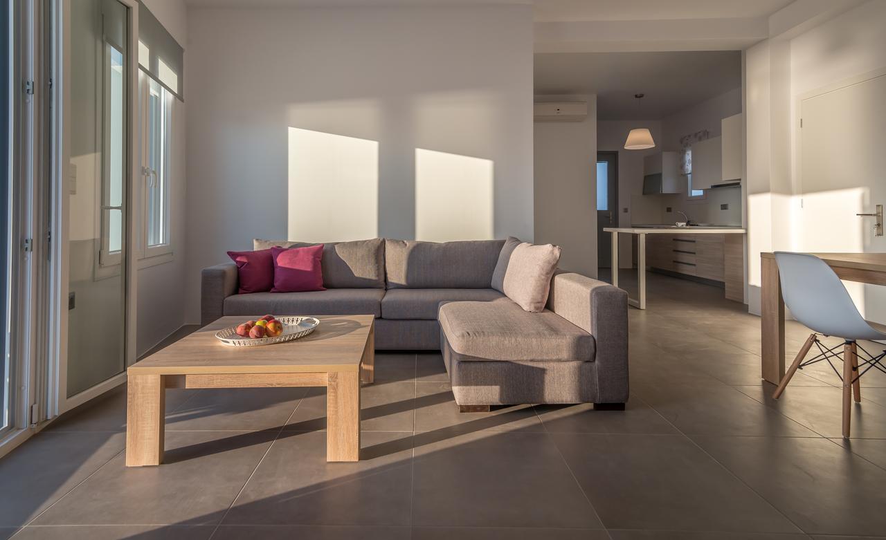 Milos Waves Luxury Apartments 폴로니아 외부 사진